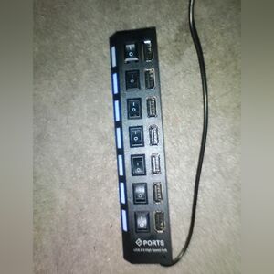 7-Port USB 2.0 Hub with Individual Switches - Black